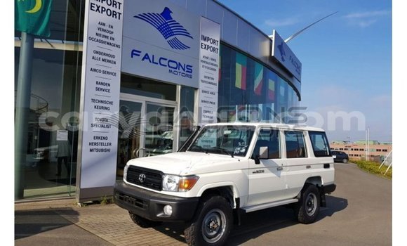 Buy Import Toyota Land Cruiser White Car in Import - Dubai in Malawi Buy Import Toyota Land Cruiser White Car in Import - Dubai in Malawi