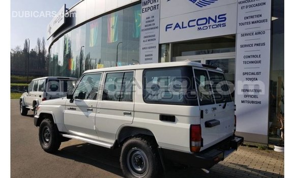 Buy Import Toyota Land Cruiser White Car in Import - Dubai in Malawi Buy Import Toyota Land Cruiser White Car in Import - Dubai in Malawi