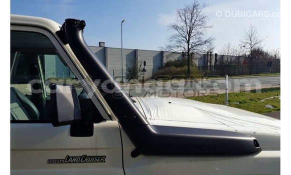 Buy Import Toyota Land Cruiser White Car in Import - Dubai in Malawi Buy Import Toyota Land Cruiser White Car in Import - Dubai in Malawi