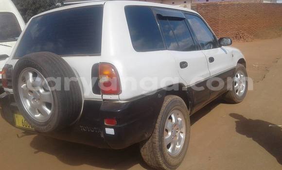 Acheter Occasion Voiture Toyota RAV4 Blanc à Limete, Malawi Acheter Occasion Voiture Toyota RAV4 Blanc à Limete, Malawi