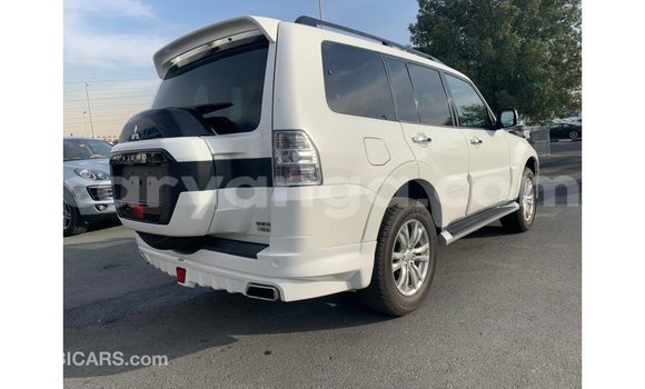 Buy Import Mitsubishi Pajero White Car in Import - Dubai in Malawi Buy Import Mitsubishi Pajero White Car in Import - Dubai in Malawi