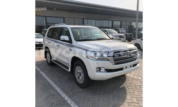 Buy Import Toyota Land Cruiser White Car in Import - Dubai in Malawi Buy Import Toyota Land Cruiser White Car in Import - Dubai in Malawi