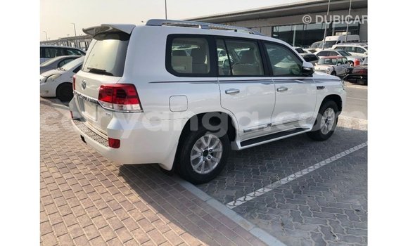 Buy Import Toyota Land Cruiser White Car in Import - Dubai in Malawi Buy Import Toyota Land Cruiser White Car in Import - Dubai in Malawi