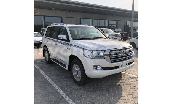 Buy Import Toyota Land Cruiser White Car in Import - Dubai in Malawi Buy Import Toyota Land Cruiser White Car in Import - Dubai in Malawi