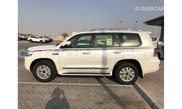 Buy Import Toyota Land Cruiser White Car in Import - Dubai in Malawi Buy Import Toyota Land Cruiser White Car in Import - Dubai in Malawi
