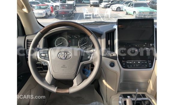 Buy Import Toyota Land Cruiser White Car in Import - Dubai in Malawi Buy Import Toyota Land Cruiser White Car in Import - Dubai in Malawi