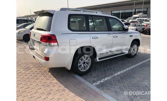 Buy Import Toyota Land Cruiser White Car in Import - Dubai in Malawi Buy Import Toyota Land Cruiser White Car in Import - Dubai in Malawi