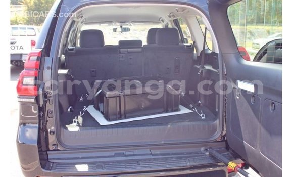 Buy Import Toyota Hilux Black Car in Import - Dubai in Malawi Buy Import Toyota Hilux Black Car in Import - Dubai in Malawi