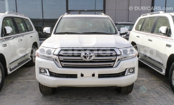 Buy Import Toyota Land Cruiser White Car in Import - Dubai in Malawi Buy Import Toyota Land Cruiser White Car in Import - Dubai in Malawi