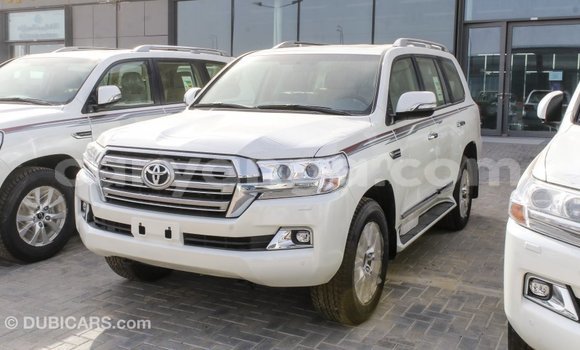 Buy Import Toyota Land Cruiser White Car in Import - Dubai in Malawi Buy Import Toyota Land Cruiser White Car in Import - Dubai in Malawi