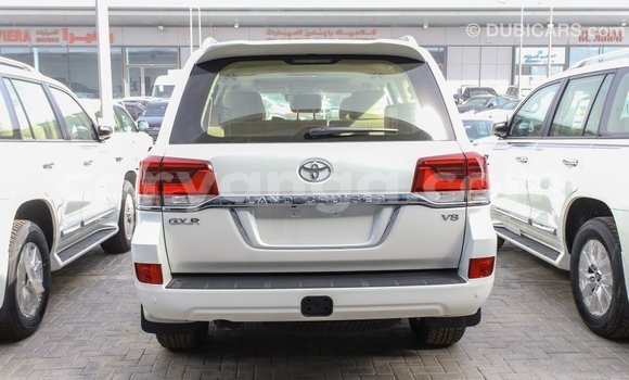 Buy Import Toyota Land Cruiser White Car in Import - Dubai in Malawi Buy Import Toyota Land Cruiser White Car in Import - Dubai in Malawi