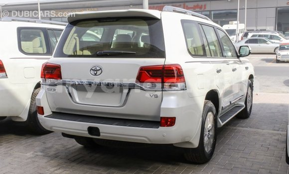 Buy Import Toyota Land Cruiser White Car in Import - Dubai in Malawi Buy Import Toyota Land Cruiser White Car in Import - Dubai in Malawi