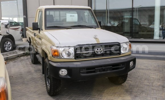 Buy Import Toyota Land Cruiser Beige Car in Import - Dubai in Malawi Buy Import Toyota Land Cruiser Beige Car in Import - Dubai in Malawi