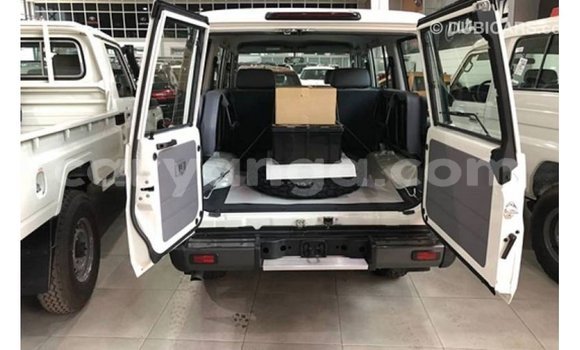Buy Import Toyota Land Cruiser White Car in Import - Dubai in Malawi Buy Import Toyota Land Cruiser White Car in Import - Dubai in Malawi