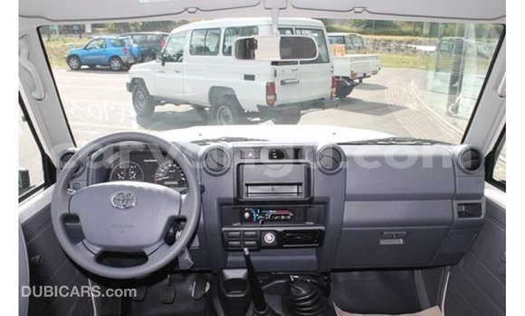Acheter Import Voiture Toyota Land Cruiser Blanc à Import - Dubai, Malawi Acheter Import Voiture Toyota Land Cruiser Blanc à Import - Dubai, Malawi
