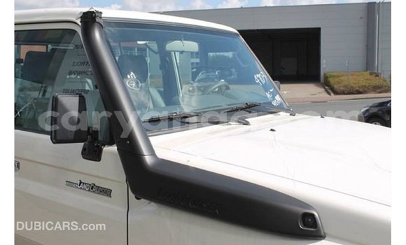 Acheter Import Voiture Toyota Land Cruiser Blanc à Import - Dubai, Malawi Acheter Import Voiture Toyota Land Cruiser Blanc à Import - Dubai, Malawi