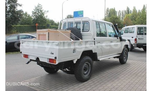 Acheter Import Voiture Toyota Land Cruiser Blanc à Import - Dubai, Malawi Acheter Import Voiture Toyota Land Cruiser Blanc à Import - Dubai, Malawi
