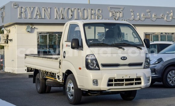 Buy Import Kia Carens White Car in Import - Dubai in Malawi Buy Import Kia Carens White Car in Import - Dubai in Malawi