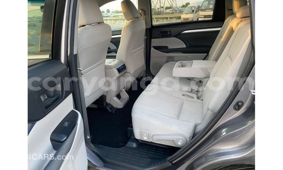 Nunua Imported Toyota Highlander Other Gari ndani ya Import - Dubai nchini Malawi Nunua Imported Toyota Highlander Other Gari ndani ya Import - Dubai nchini Malawi