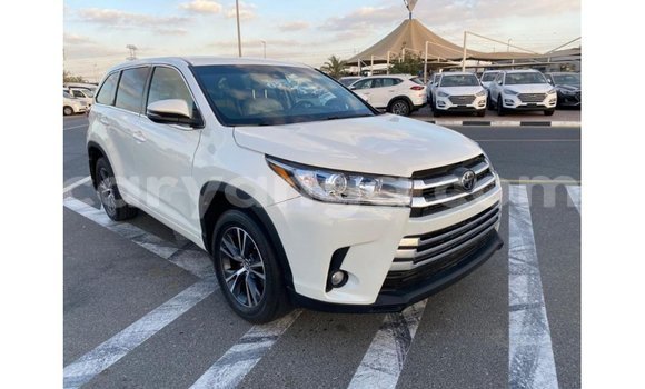 Nunua Imported Toyota Highlander White Gari ndani ya Import - Dubai nchini Malawi Nunua Imported Toyota Highlander White Gari ndani ya Import - Dubai nchini Malawi