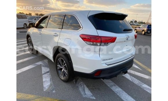 Nunua Imported Toyota Highlander White Gari ndani ya Import - Dubai nchini Malawi Nunua Imported Toyota Highlander White Gari ndani ya Import - Dubai nchini Malawi