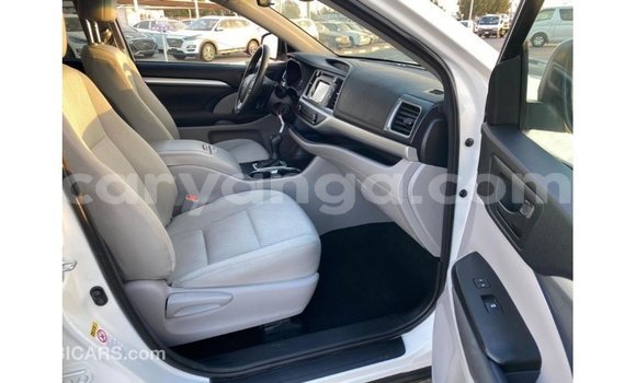 Nunua Imported Toyota Highlander White Gari ndani ya Import - Dubai nchini Malawi Nunua Imported Toyota Highlander White Gari ndani ya Import - Dubai nchini Malawi
