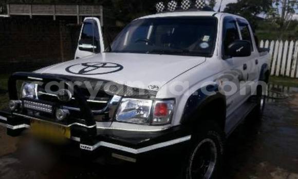 Buy Used Toyota Hilux White Car in Limete in Malawi Buy Used Toyota Hilux White Car in Limete in Malawi