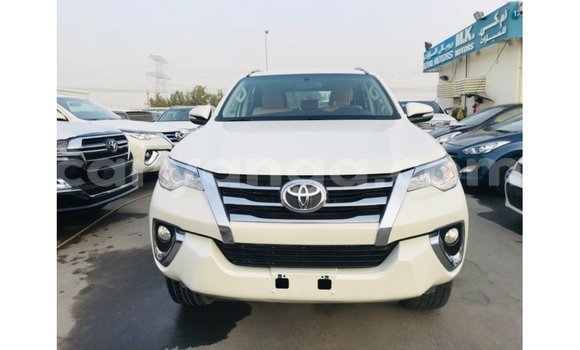 Nunua Imported Toyota Fortuner White Gari ndani ya Import - Dubai nchini Malawi Nunua Imported Toyota Fortuner White Gari ndani ya Import - Dubai nchini Malawi