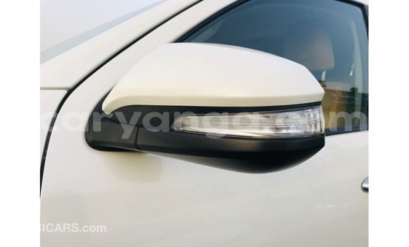 Nunua Imported Toyota Fortuner White Gari ndani ya Import - Dubai nchini Malawi Nunua Imported Toyota Fortuner White Gari ndani ya Import - Dubai nchini Malawi