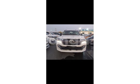 Buy Import Toyota Land Cruiser White Car in Import - Dubai in Malawi Buy Import Toyota Land Cruiser White Car in Import - Dubai in Malawi