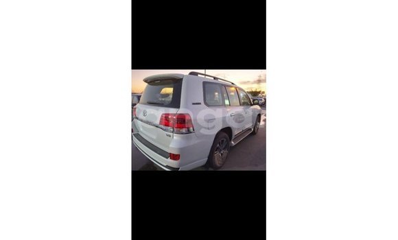 Buy Import Toyota Land Cruiser White Car in Import - Dubai in Malawi Buy Import Toyota Land Cruiser White Car in Import - Dubai in Malawi