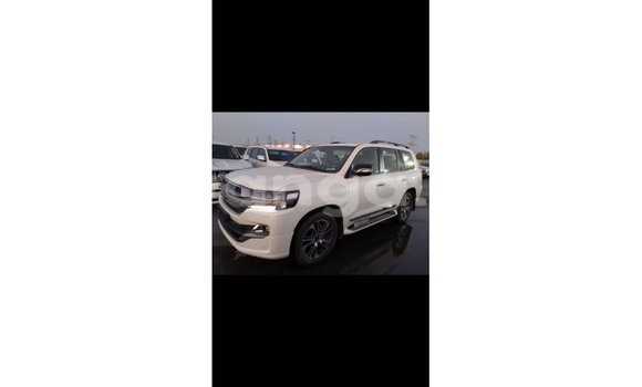 Buy Import Toyota Land Cruiser White Car in Import - Dubai in Malawi Buy Import Toyota Land Cruiser White Car in Import - Dubai in Malawi
