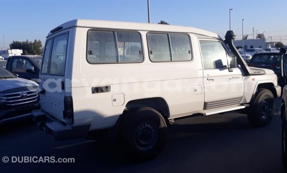 Buy Import Toyota Land Cruiser White Car in Import - Dubai in Malawi Buy Import Toyota Land Cruiser White Car in Import - Dubai in Malawi