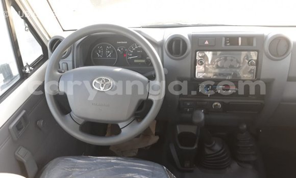 Buy Import Toyota Land Cruiser White Car in Import - Dubai in Malawi Buy Import Toyota Land Cruiser White Car in Import - Dubai in Malawi