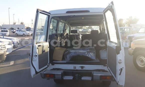 Buy Import Toyota Land Cruiser White Car in Import - Dubai in Malawi Buy Import Toyota Land Cruiser White Car in Import - Dubai in Malawi