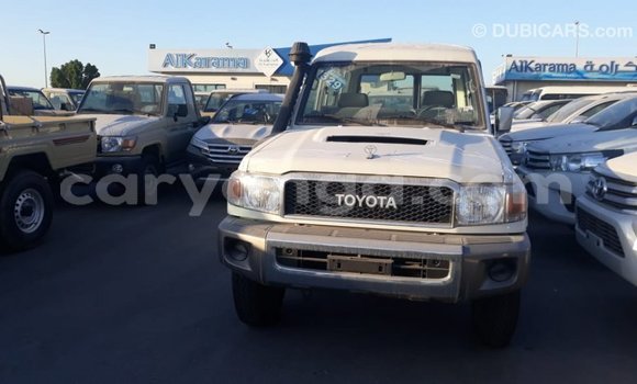 Buy Import Toyota Land Cruiser White Car in Import - Dubai in Malawi Buy Import Toyota Land Cruiser White Car in Import - Dubai in Malawi