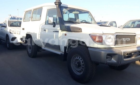Buy Import Toyota Land Cruiser White Car in Import - Dubai in Malawi Buy Import Toyota Land Cruiser White Car in Import - Dubai in Malawi