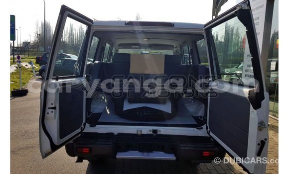 Buy Import Toyota Land Cruiser White Car in Import - Dubai in Malawi Buy Import Toyota Land Cruiser White Car in Import - Dubai in Malawi