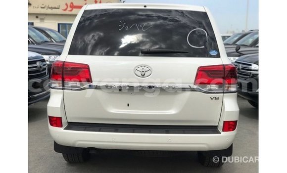 Acheter Import Voiture Toyota Land Cruiser Blanc à Import - Dubai, Malawi Acheter Import Voiture Toyota Land Cruiser Blanc à Import - Dubai, Malawi