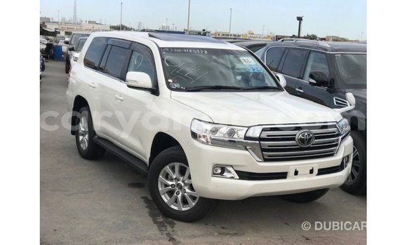 Acheter Import Voiture Toyota Land Cruiser Blanc à Import - Dubai, Malawi Acheter Import Voiture Toyota Land Cruiser Blanc à Import - Dubai, Malawi