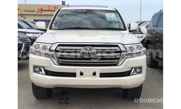 Acheter Import Voiture Toyota Land Cruiser Blanc à Import - Dubai, Malawi Acheter Import Voiture Toyota Land Cruiser Blanc à Import - Dubai, Malawi