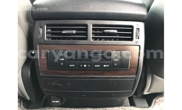 Acheter Import Voiture Toyota Land Cruiser Blanc à Import - Dubai, Malawi Acheter Import Voiture Toyota Land Cruiser Blanc à Import - Dubai, Malawi