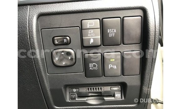 Acheter Import Voiture Toyota Land Cruiser Blanc à Import - Dubai, Malawi Acheter Import Voiture Toyota Land Cruiser Blanc à Import - Dubai, Malawi