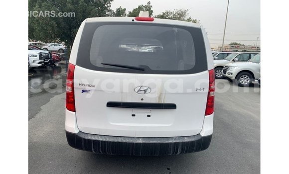 Buy Import Hyundai Cargo White Car in Import - Dubai in Malawi Buy Import Hyundai Cargo White Car in Import - Dubai in Malawi