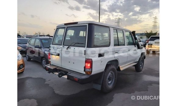 Buy Import Toyota Land Cruiser White Car in Import - Dubai in Malawi Buy Import Toyota Land Cruiser White Car in Import - Dubai in Malawi