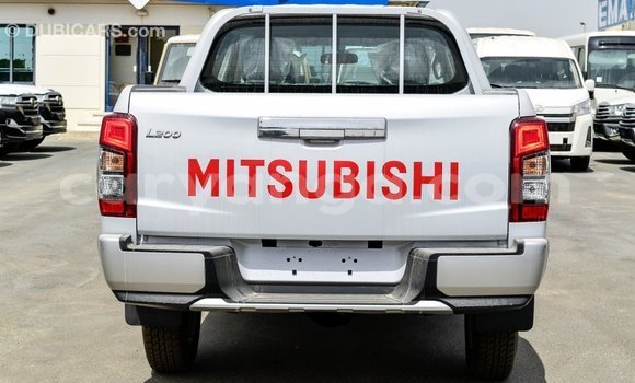 Buy Import Mitsubishi L200 White Car in Import - Dubai in Malawi Buy Import Mitsubishi L200 White Car in Import - Dubai in Malawi