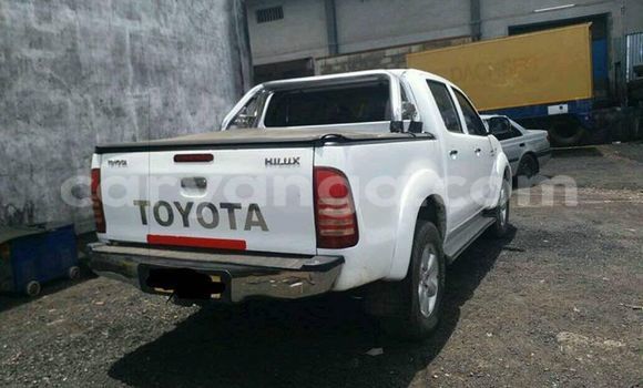 Buy Used Toyota Hilux White Car in Limete in Malawi Buy Used Toyota Hilux White Car in Limete in Malawi