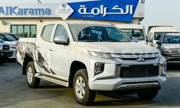 Buy Import Mitsubishi L200 White Car in Import - Dubai in Malawi Buy Import Mitsubishi L200 White Car in Import - Dubai in Malawi