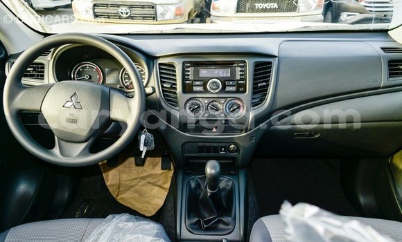 Buy Import Mitsubishi L200 White Car in Import - Dubai in Malawi Buy Import Mitsubishi L200 White Car in Import - Dubai in Malawi