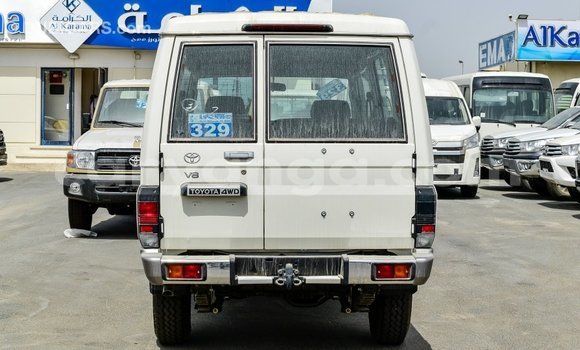 Buy Import Toyota Land Cruiser White Car in Import - Dubai in Malawi Buy Import Toyota Land Cruiser White Car in Import - Dubai in Malawi